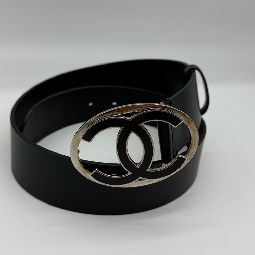 Authentic Chanel CC Logo Oval black calf leather belt